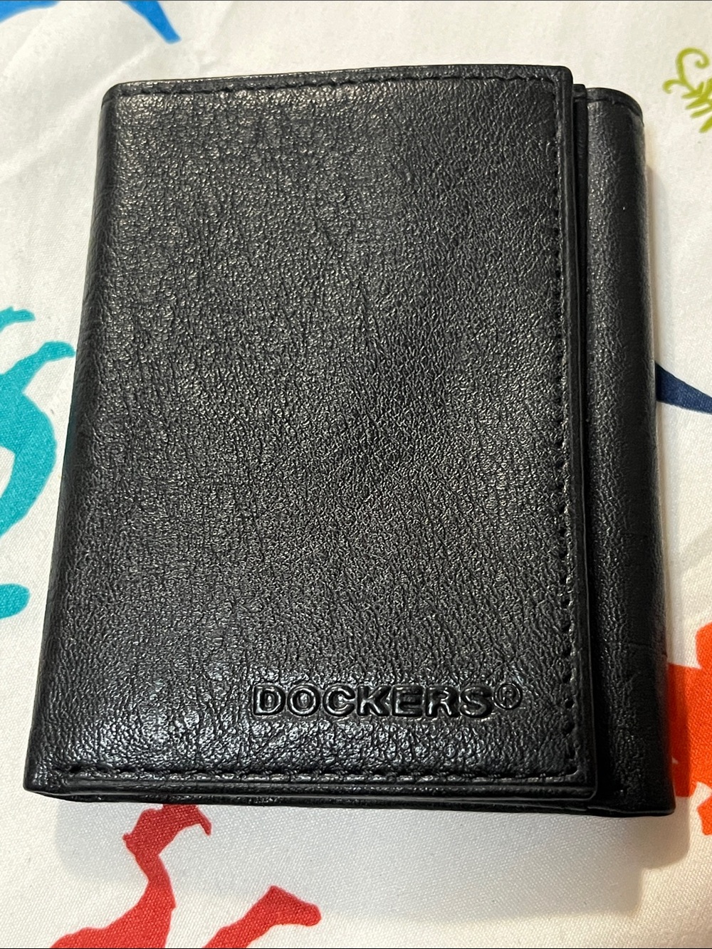Dockers Black Trifold Leather Card & Key Organizer Wallet